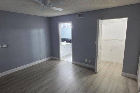 Condo in Coral Springs, Florida, 2 bedrooms  № 2076169 - photo 23