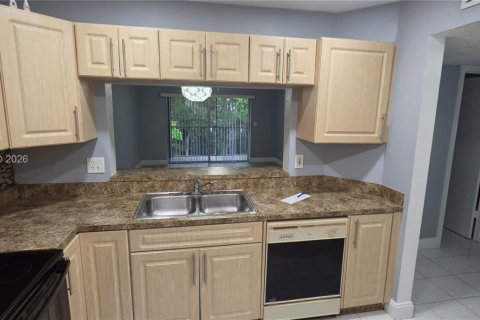Condo in Coral Springs, Florida, 2 bedrooms  № 2076169 - photo 18