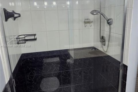 Condo in Coral Springs, Florida, 2 bedrooms  № 2076169 - photo 24