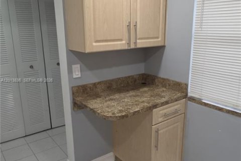 Condo in Coral Springs, Florida, 2 bedrooms  № 2076169 - photo 19