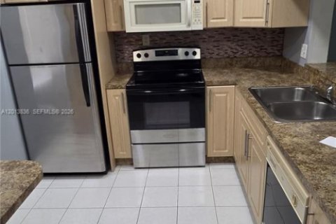 Condo in Coral Springs, Florida, 2 bedrooms  № 2076169 - photo 20
