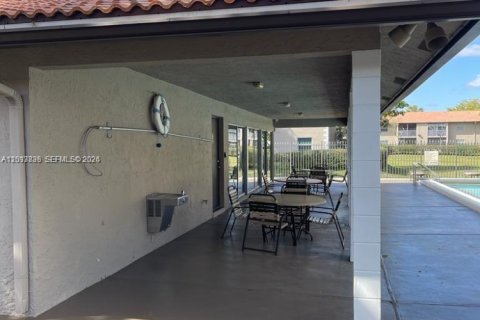 Condo in Coral Springs, Florida, 2 bedrooms  № 2076169 - photo 6