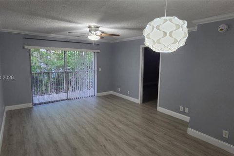 Condo in Coral Springs, Florida, 2 bedrooms  № 2076169 - photo 14