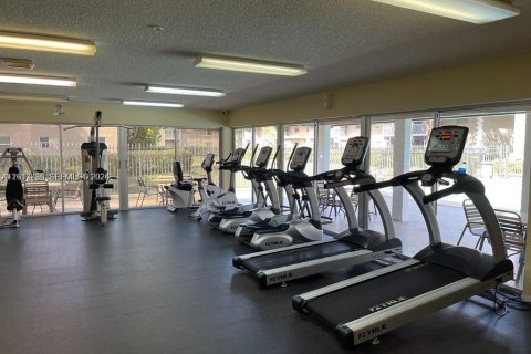 Condo in Coral Springs, Florida, 2 bedrooms  № 2076169 - photo 7