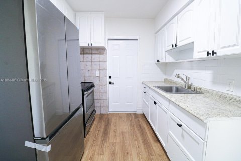 Casa en venta en Miami, Florida, 3 dormitorios, 106 m2 № 1892166 - foto 14