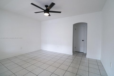 Casa en venta en Miami, Florida, 3 dormitorios, 106 m2 № 1892166 - foto 4