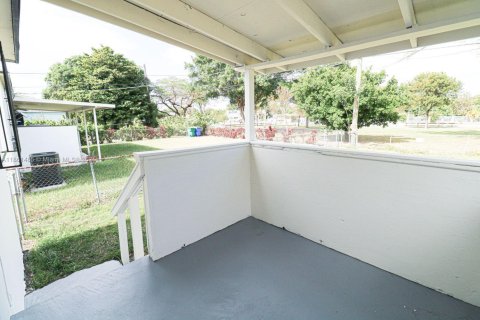 Casa en venta en Miami, Florida, 3 dormitorios, 106 m2 № 1892166 - foto 17