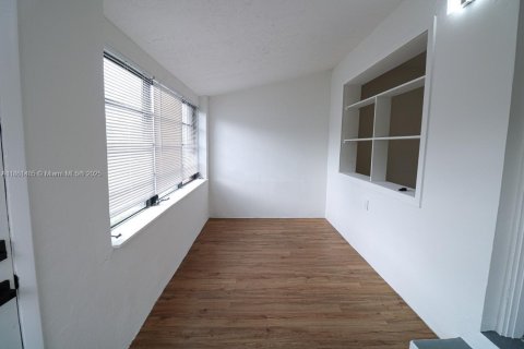 Casa en venta en Miami, Florida, 3 dormitorios, 106 m2 № 1892166 - foto 15