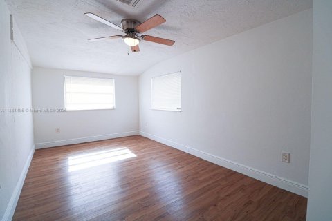 Casa en venta en Miami, Florida, 3 dormitorios, 106 m2 № 1892166 - foto 10