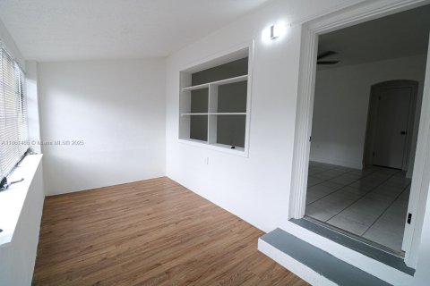 Casa en venta en Miami, Florida, 3 dormitorios, 106 m2 № 1892166 - foto 11