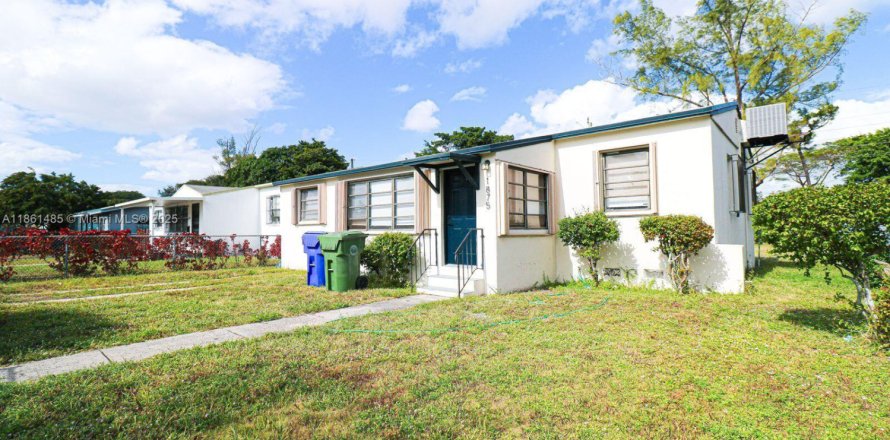 Casa en Miami, Florida 3 dormitorios, 106 m2 № 1892166