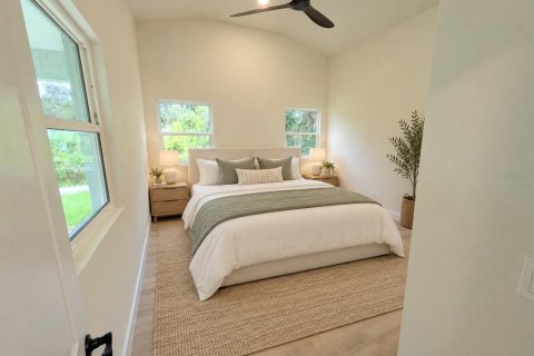 House in New Smyrna Beach, Florida 3 bedrooms, 148.27 sq.m. № 2428897 - photo 9