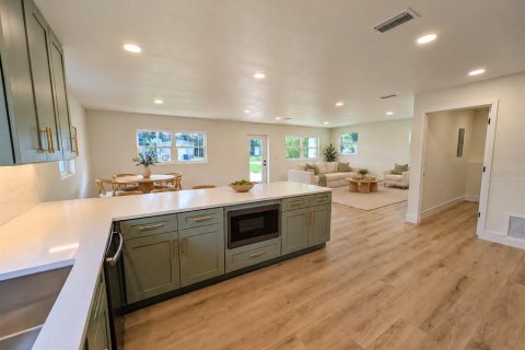 House in New Smyrna Beach, Florida 3 bedrooms, 148.27 sq.m. № 2428897 - photo 29