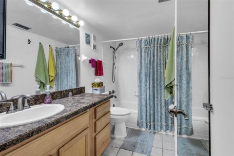 Condo in Tampa, Florida, 2 bedrooms  № 2394099 - photo 17