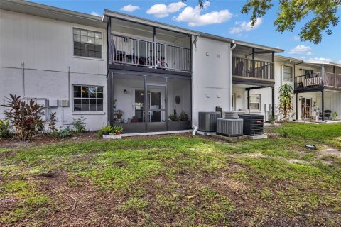 Condo in Tampa, Florida, 2 bedrooms  № 2394099 - photo 25