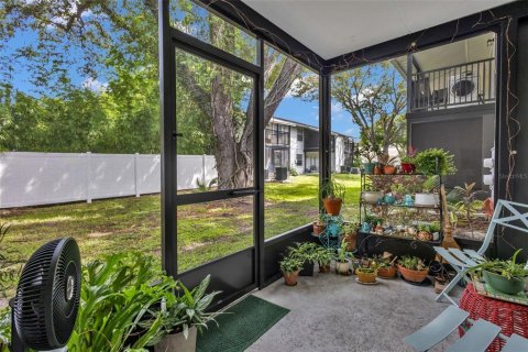 Condo in Tampa, Florida, 2 bedrooms  № 2394099 - photo 23