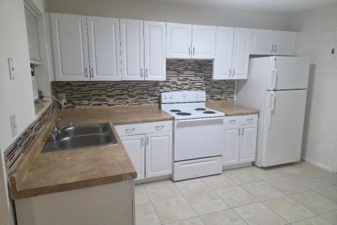 Apartment in Fort Lauderdale, Florida 2 bedrooms, 288.55 sq.m. № 2253446 - photo 6