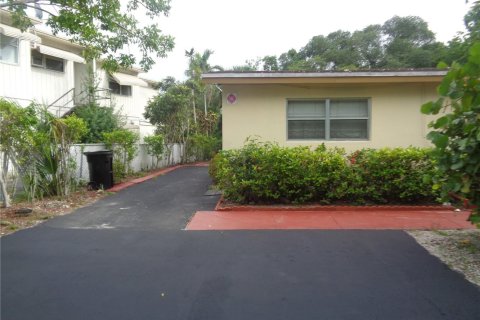 Apartment in Fort Lauderdale, Florida 2 bedrooms, 288.55 sq.m. № 2253446