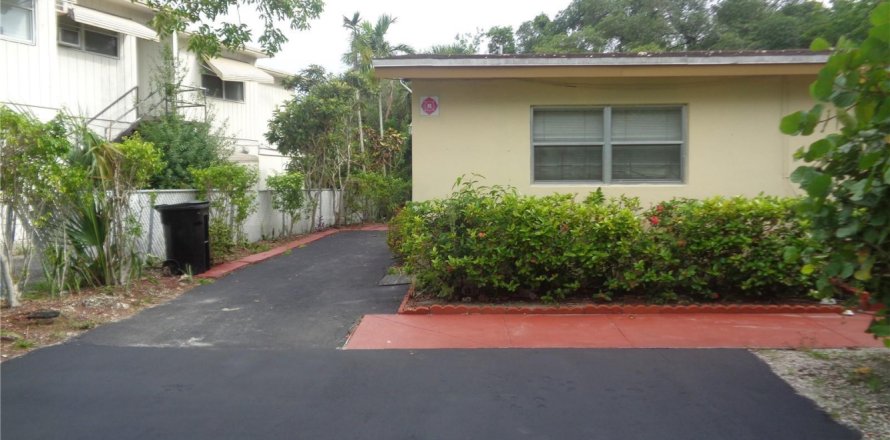 Apartment in Fort Lauderdale, Florida 2 bedrooms, 288.55 sq.m. № 2253446