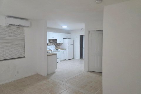 Apartment in Fort Lauderdale, Florida 2 bedrooms, 288.55 sq.m. № 2253446 - photo 5
