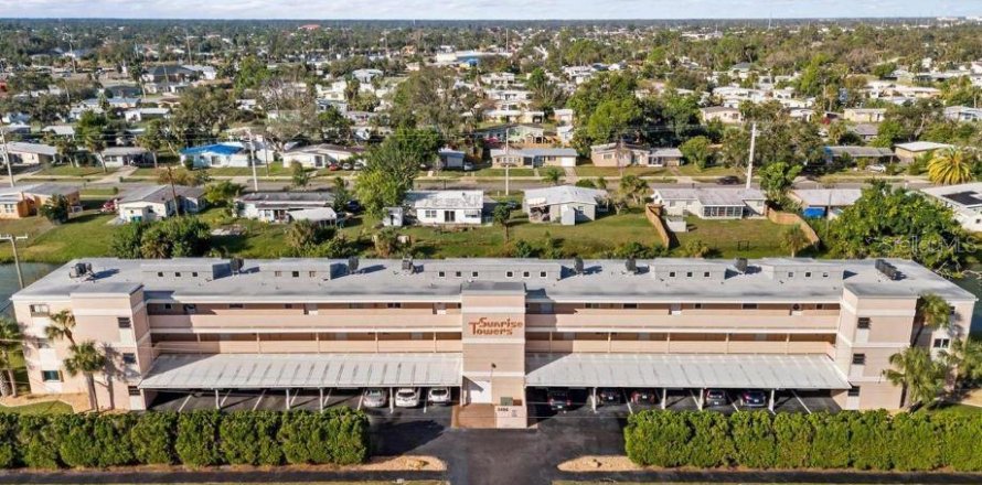 Condominio en Port Charlotte, Florida, 2 dormitorios  № 1626582