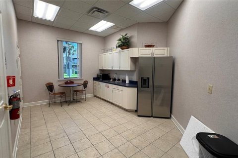 Propiedad comercial en alquiler en Jacksonville Beach, Florida № 1883872 - foto 12