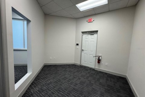 Propiedad comercial en alquiler en Jacksonville Beach, Florida № 1883872 - foto 17