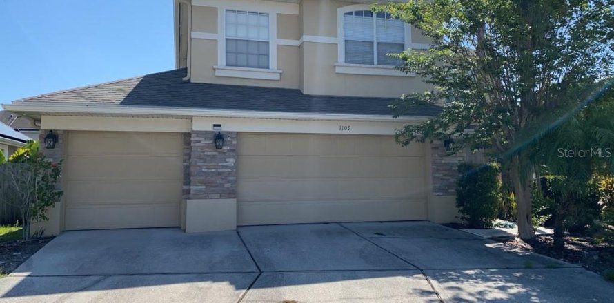 House in Orlando, Florida 4 bedrooms, 274.15 sq.m. № 2391576