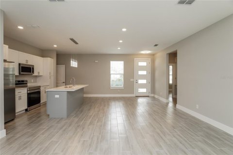 Casa en alquiler en Kissimmee, Florida, 4 dormitorios, 155.15 m2 № 1853818 - foto 2