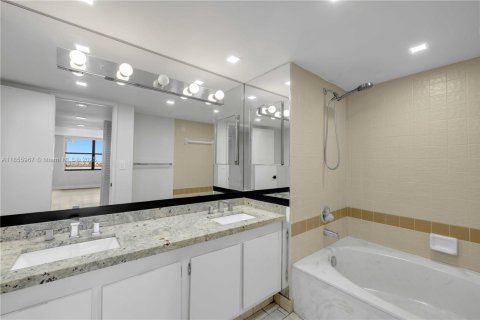 Купить кондоминиум в Авентура, Флорида 2 спальни, 149.57м2, № 1880077 - фото 21