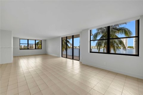 Купить кондоминиум в Авентура, Флорида 2 спальни, 149.57м2, № 1880077 - фото 2