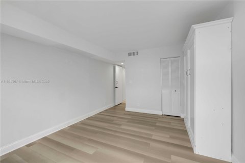 Купить кондоминиум в Авентура, Флорида 2 спальни, 149.57м2, № 1880077 - фото 24