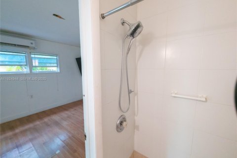 Снять в аренду коммерческую недвижимость в Майами, Флорида 1 спальня, 23.23м2, № 1983032 - фото 6