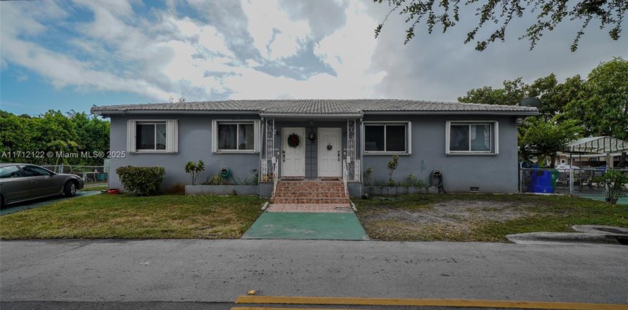 Коммерческая недвижимость в Майами, Флорида 170.01м2 № 1984928