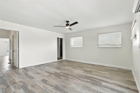 Villa ou maison à vendre à New Smyrna Beach, Floride: 3 chambres, 212.56 m2 № 2430830 - photo 22