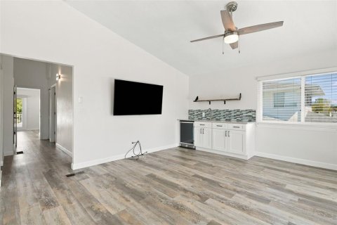 Villa ou maison à vendre à New Smyrna Beach, Floride: 3 chambres, 212.56 m2 № 2430830 - photo 19