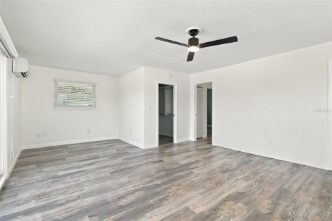Villa ou maison à vendre à New Smyrna Beach, Floride: 3 chambres, 212.56 m2 № 2430830 - photo 21