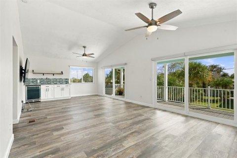Villa ou maison à vendre à New Smyrna Beach, Floride: 3 chambres, 212.56 m2 № 2430830 - photo 18