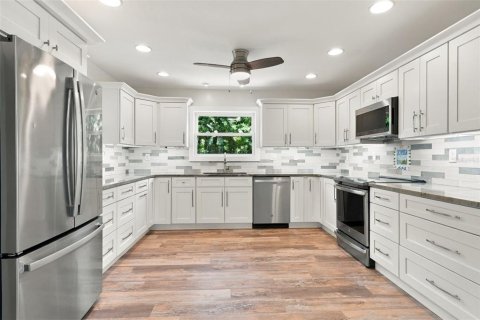 Villa ou maison à vendre à New Smyrna Beach, Floride: 3 chambres, 212.56 m2 № 2430830 - photo 6