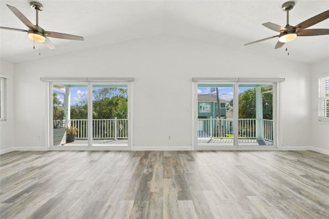 Villa ou maison à vendre à New Smyrna Beach, Floride: 3 chambres, 212.56 m2 № 2430830 - photo 20