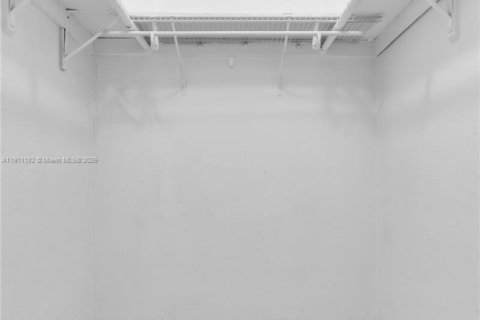 Купить кондоминиум в Хайалиа, Флорида 1 спальня, 54.16м2, № 2039563 - фото 15