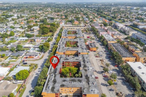 Купить кондоминиум в Хайалиа, Флорида 1 спальня, 54.16м2, № 2039563 - фото 17