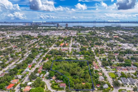 Commercial property in Miami, Florida № 1937244 - photo 8