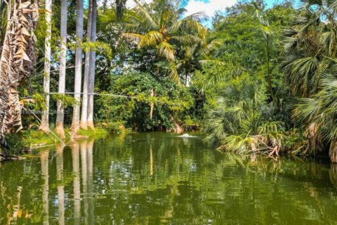 Propiedad comercial en venta en Miami, Florida № 1937244 - foto 4