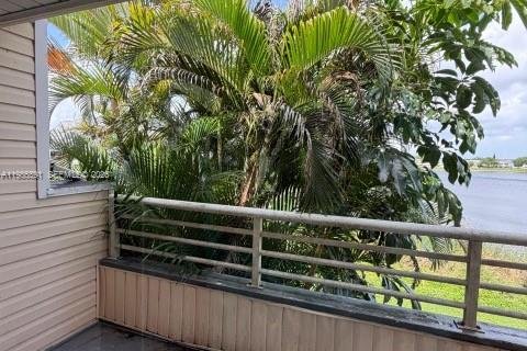 Copropriété à vendre à Oakland Park, Floride: 2 chambres, 101.82 m2 № 2049097 - photo 16