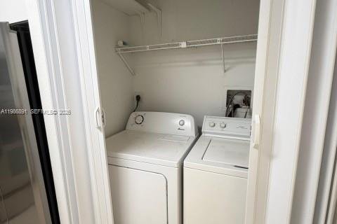 Copropriété à vendre à Oakland Park, Floride: 2 chambres, 101.82 m2 № 2049097 - photo 15