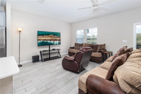 Townhouse in Jacksonville, Florida 3 bedrooms, 157.93 sq.m. № 2156131 - photo 11