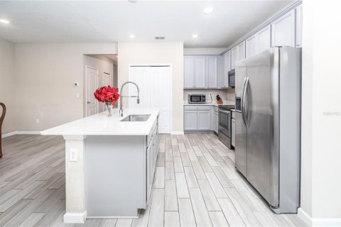 Townhouse in Jacksonville, Florida 3 bedrooms, 157.93 sq.m. № 2156131 - photo 10