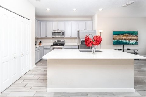 Townhouse in Jacksonville, Florida 3 bedrooms, 157.93 sq.m. № 2156131 - photo 3