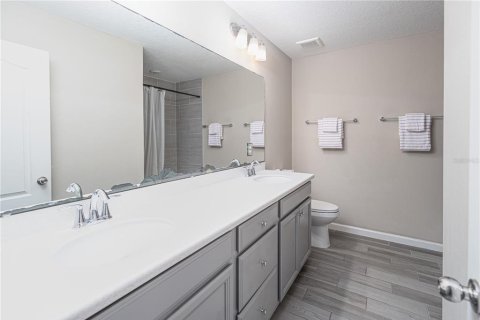 Townhouse in Jacksonville, Florida 3 bedrooms, 157.93 sq.m. № 2156131 - photo 8